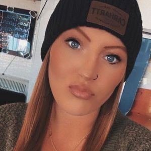 Meet your Posher, Cassandra